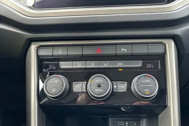Volkswagen T-Roc (2021) thumbnail 23