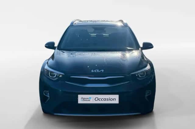 Kia Stonic (2023) thumbnail 3