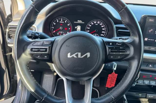 Kia Stonic (2023) thumbnail 23