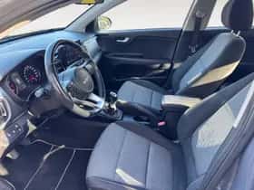Kia Stonic (2023) thumbnail 8