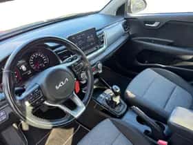 Kia Stonic (2023) thumbnail 9