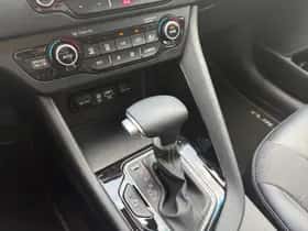 Kia Niro (2017) thumbnail 17