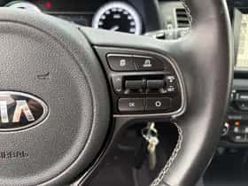 Kia Niro (2017) thumbnail 22