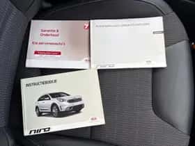Kia Niro (2017) thumbnail 24