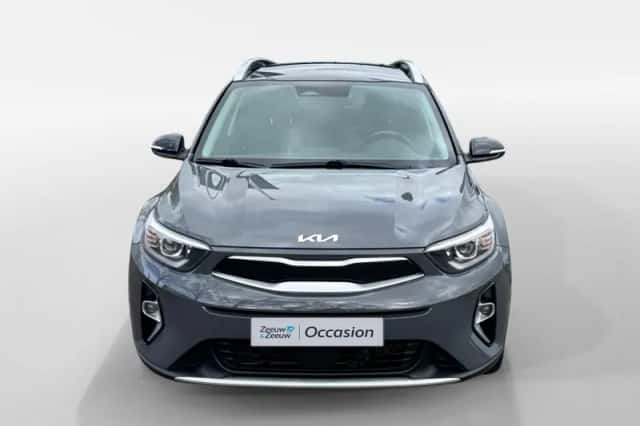 Kia Stonic (2022) thumbnail 2