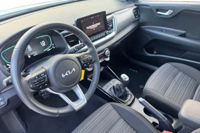 Kia Stonic (2025) thumbnail 8