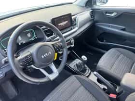 Kia Stonic (2025) thumbnail 8