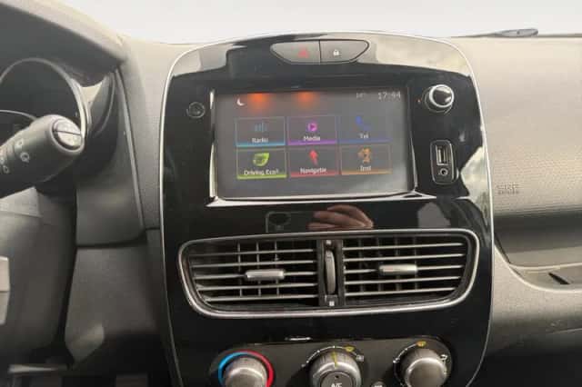 Renault Clio (2017) thumbnail 17