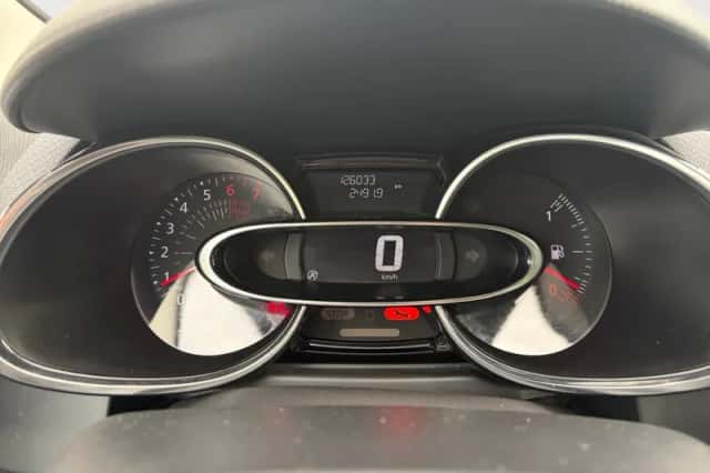 Renault Clio (2017) thumbnail 21
