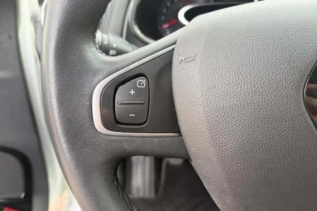 Renault Clio (2017) thumbnail 22