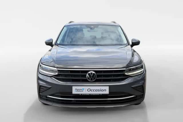 Volkswagen Tiguan (2021) thumbnail 2