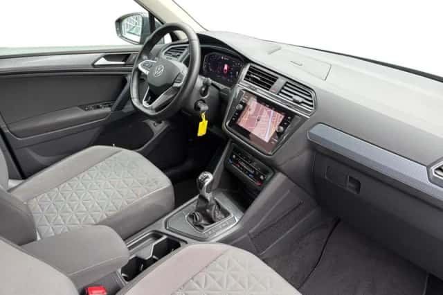 Volkswagen Tiguan (2021) thumbnail 12