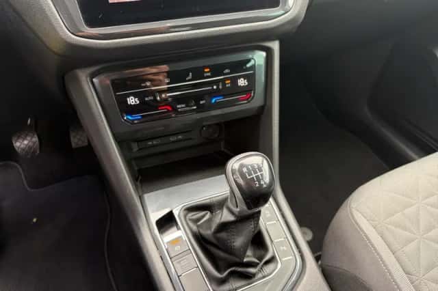 Volkswagen Tiguan (2021) thumbnail 19