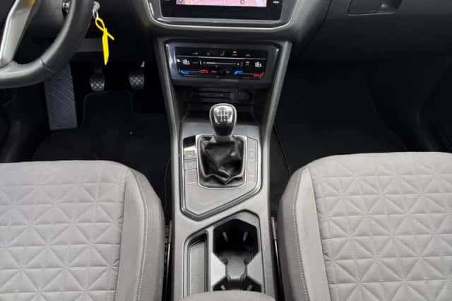 Volkswagen Tiguan (2021) thumbnail 20