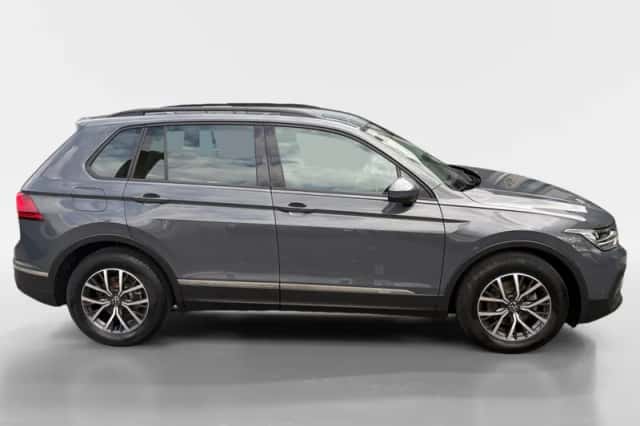 Volkswagen Tiguan (2021) thumbnail 4