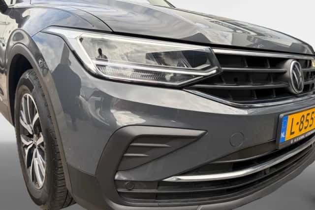 Volkswagen Tiguan (2021) thumbnail 31