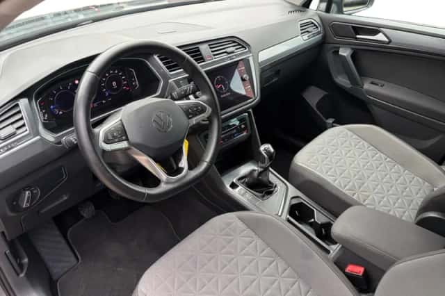 Volkswagen Tiguan (2021) thumbnail 8