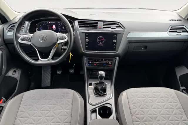 Volkswagen Tiguan (2021) thumbnail 10