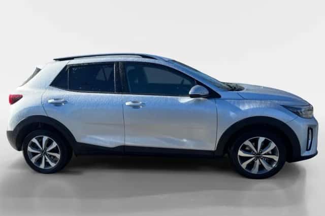Kia Stonic (2025) thumbnail 6