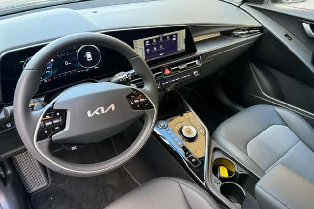 Kia Niro (2025) thumbnail 8