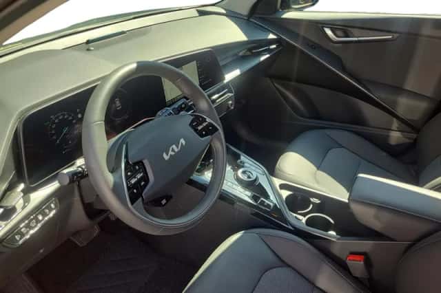 Kia Niro (2025) thumbnail 8