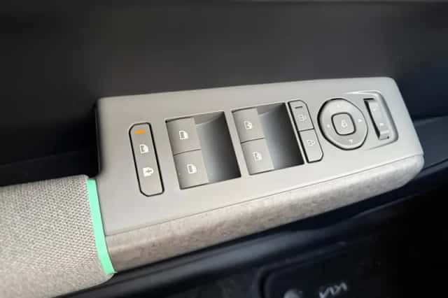 Kia EV4 (2025) thumbnail 24