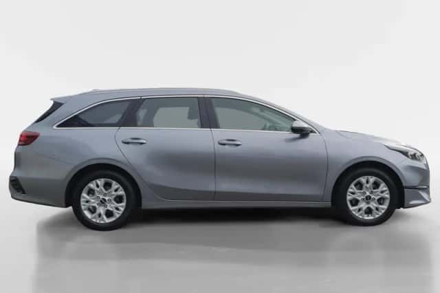 Kia Ceed Sportswagon (2024) thumbnail 4