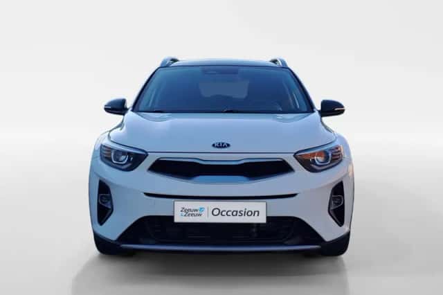 Kia Stonic (2021) thumbnail 2