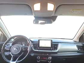 Kia Stonic (2021) thumbnail 15