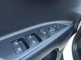 Kia Stonic (2021) thumbnail 28