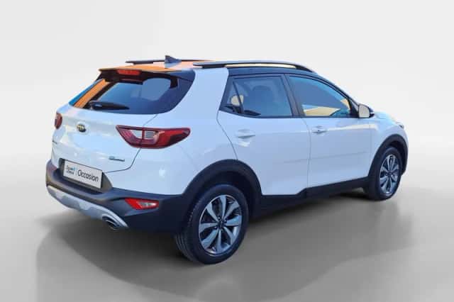 Kia Stonic (2021) thumbnail 5
