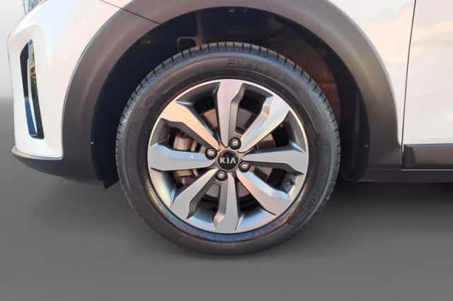 Kia Stonic (2021) thumbnail 9