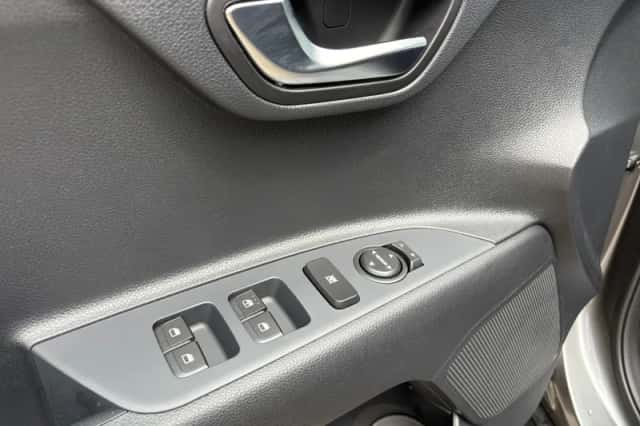 Kia Stonic (2025) thumbnail 14
