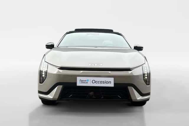 Kia EV4 (2025) thumbnail 2