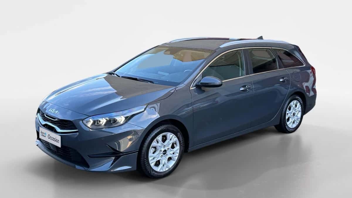Kia Ceed Sportswagon (2024) — foto 1