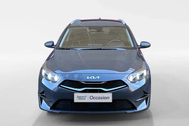 Kia Ceed Sportswagon (2024) thumbnail 2