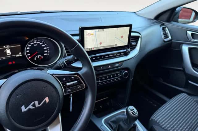 Kia Ceed Sportswagon (2024) thumbnail 13