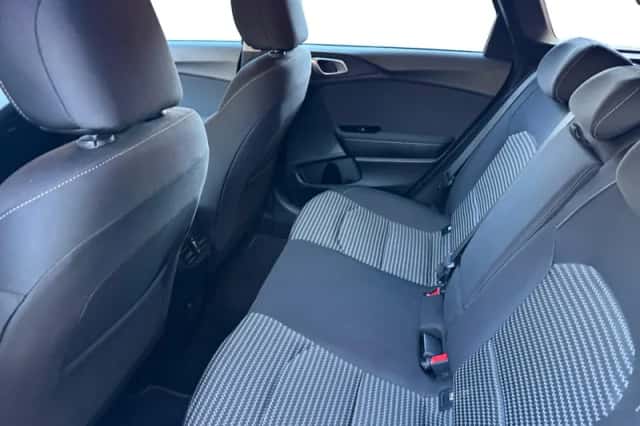 Kia Ceed Sportswagon (2024) thumbnail 9