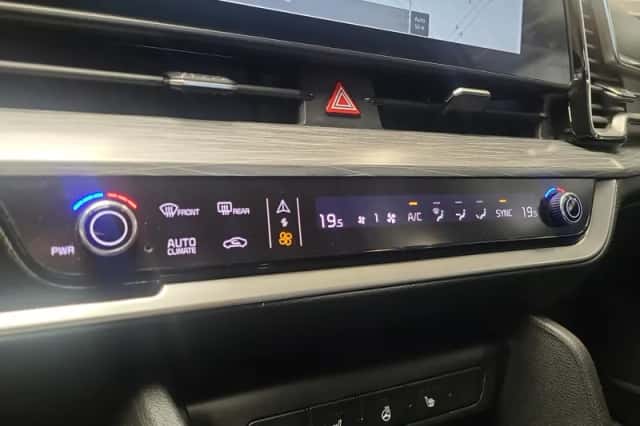 Kia Sportage (2023) thumbnail 23