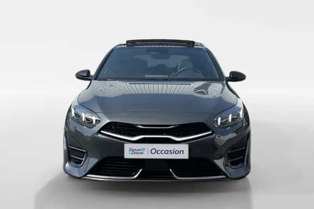 Kia Ceed (2024) thumbnail 2