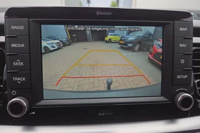 Kia Stonic (2019) thumbnail 16