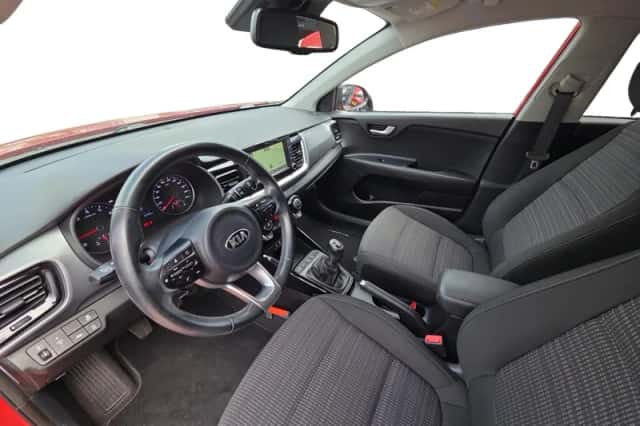 Kia Stonic (2019) thumbnail 7
