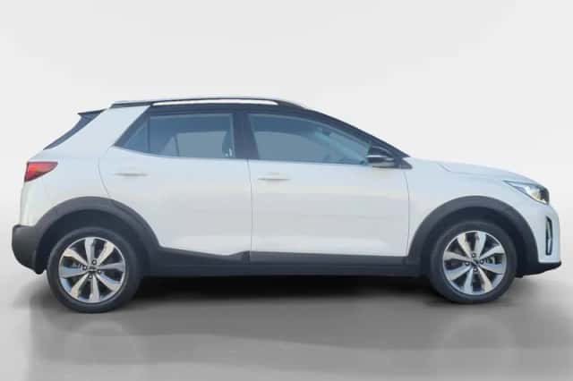 Kia Stonic (2023) thumbnail 4