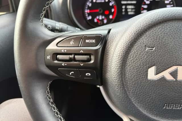 Kia Picanto (2022) thumbnail 18