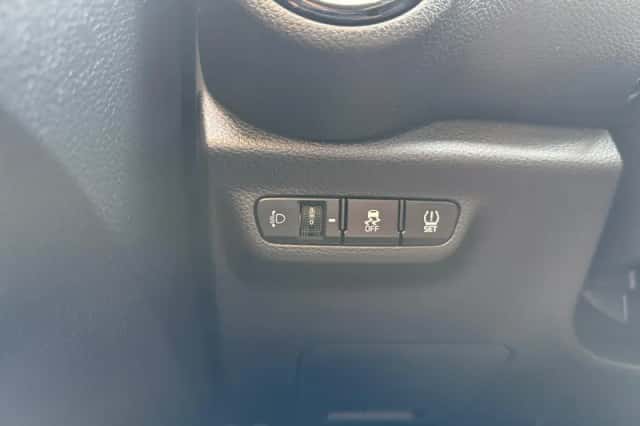 Kia Picanto (2022) thumbnail 23