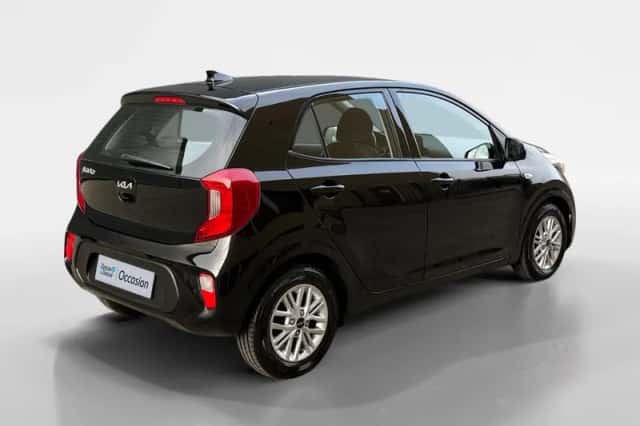 Kia Picanto (2022) thumbnail 5