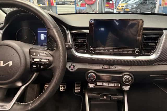 Kia Stonic (2023) thumbnail 16