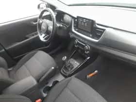 Kia Stonic (2024) thumbnail 9