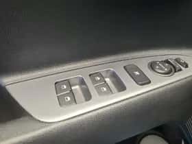 Kia Stonic (2021) thumbnail 32