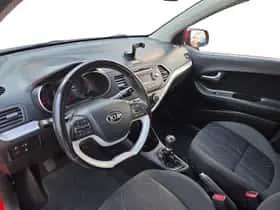 Kia Picanto (2015) thumbnail 12